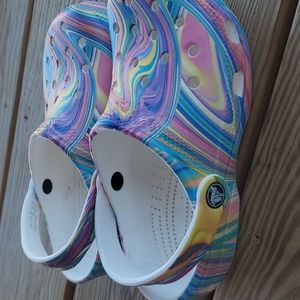 Girls Marble Swirl Crocs
